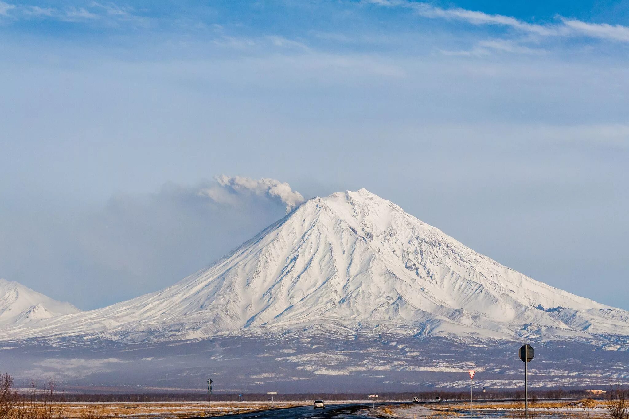 Мужской шампунь timotei men. Мишенная сопка камчатка. Сила камчатки. Налычевская долина камчатка. Сила камчатки.