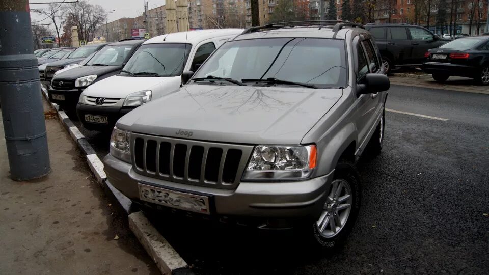 2000 год на продажу. Фары Jeep Grand Cherokee WJ.