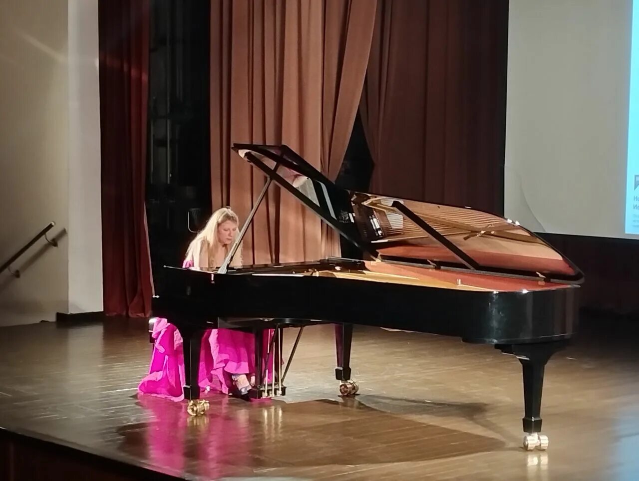 алексей кузнецов пианист муж валентины лисицы. валентина лисица в донецке. пианистка лисица в донецке. валентина лисица пианистка рост. валентина лисица концерты.