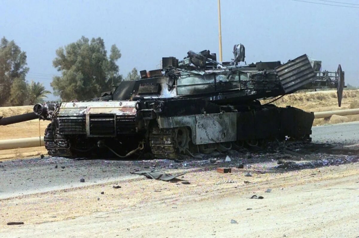 За подбитый абрамс награда. M1 abrams в ираке. подбитый танк м1 абрамс. abrams ирак 2003.