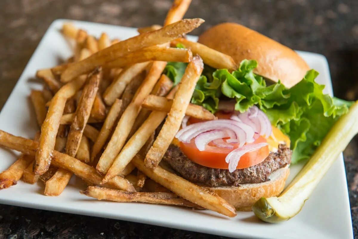 Мировой фаст фуд. Американский фаст фуд. Стрит фуд нью йорка. Дайнер фаст фуд. Еда в американских закусочных.