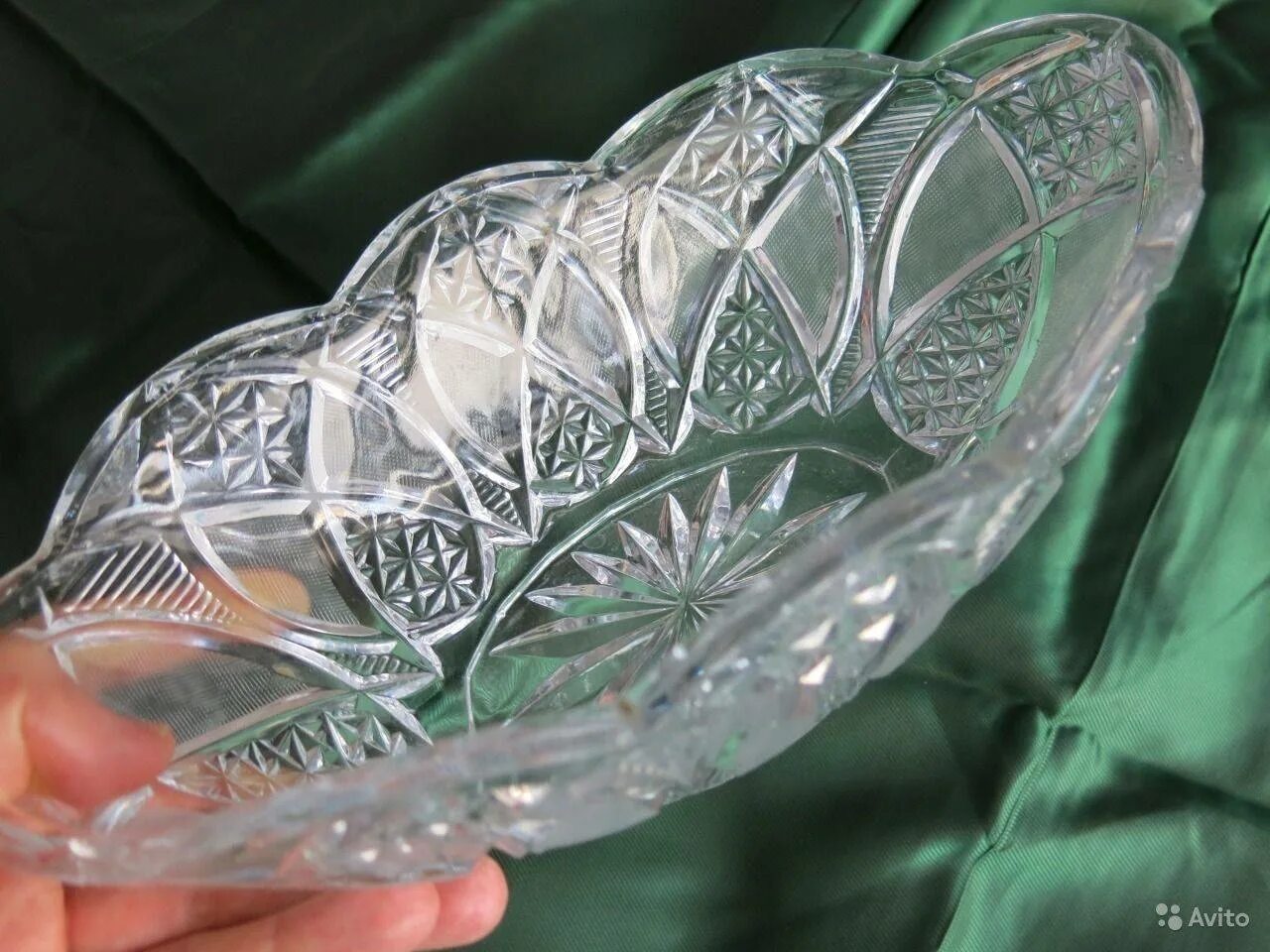 изделия из хрусталя. красивые стеклянные цветы. сувениры из хрусталя. хрустальные цветы. поделки из стеклянных шариков.