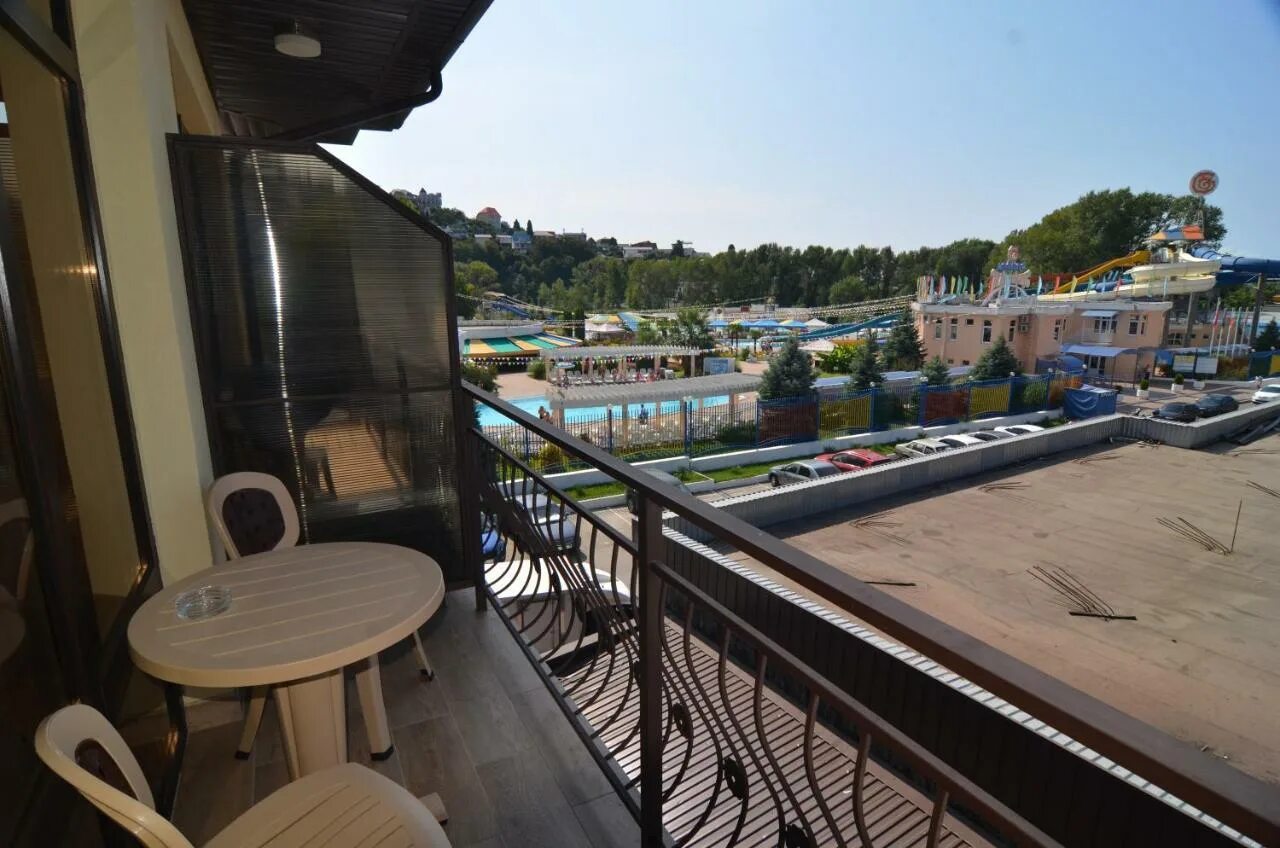 Guest house laza plaza лазаревское. Гостевой дом laza villa лазаревское. Лаза плаза лазаревское. Guest house laza plaza лазаревское. Аэродромная 2 лазаревское.