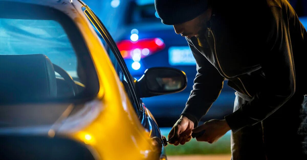 Кража авто. Похитили из машины. Угнали машину ночью. Угнал машину. Угнал автомобиль.