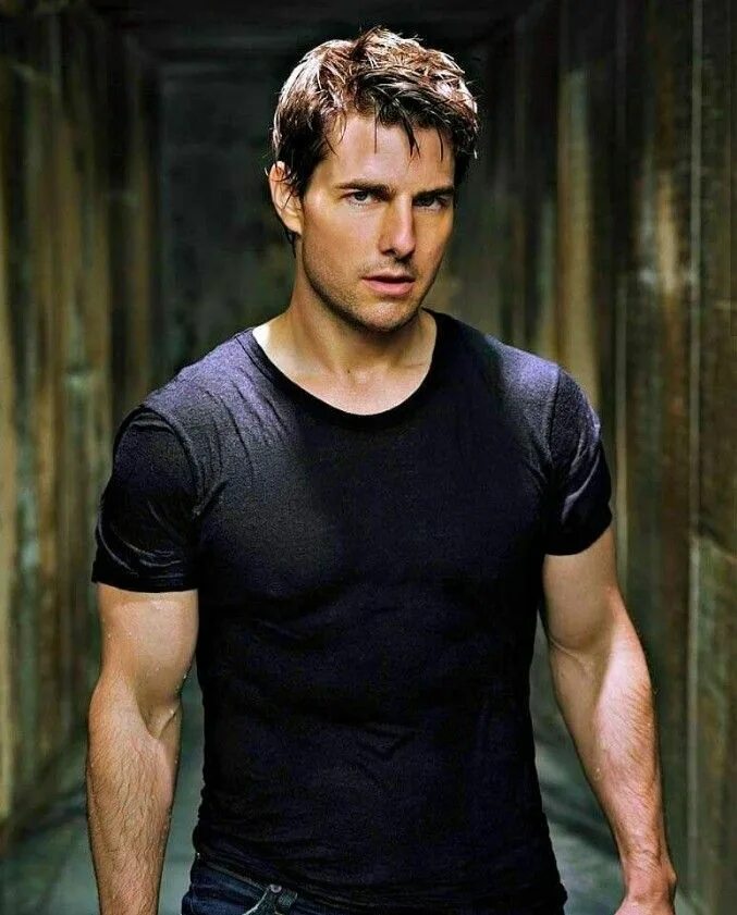 Hot tom. Том Круз 2002. Том Круз молодой. Cruz Beckham Tom Cruise.