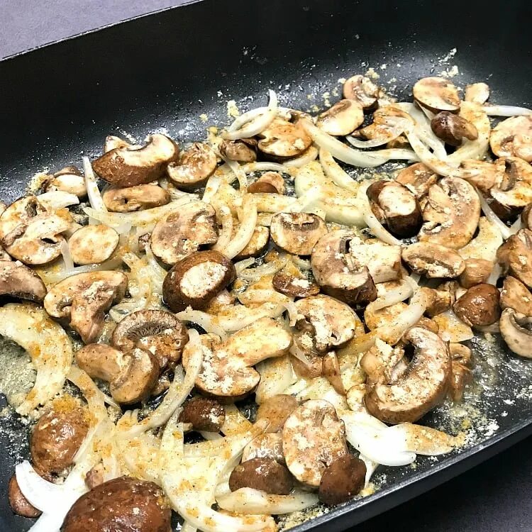 Как приготовить мясной гриб. Мясо с грибами в духовке. свинина с грибами в духовке. свинина с шампиньонами в духовке. мясо с шампиньонами в духовке.