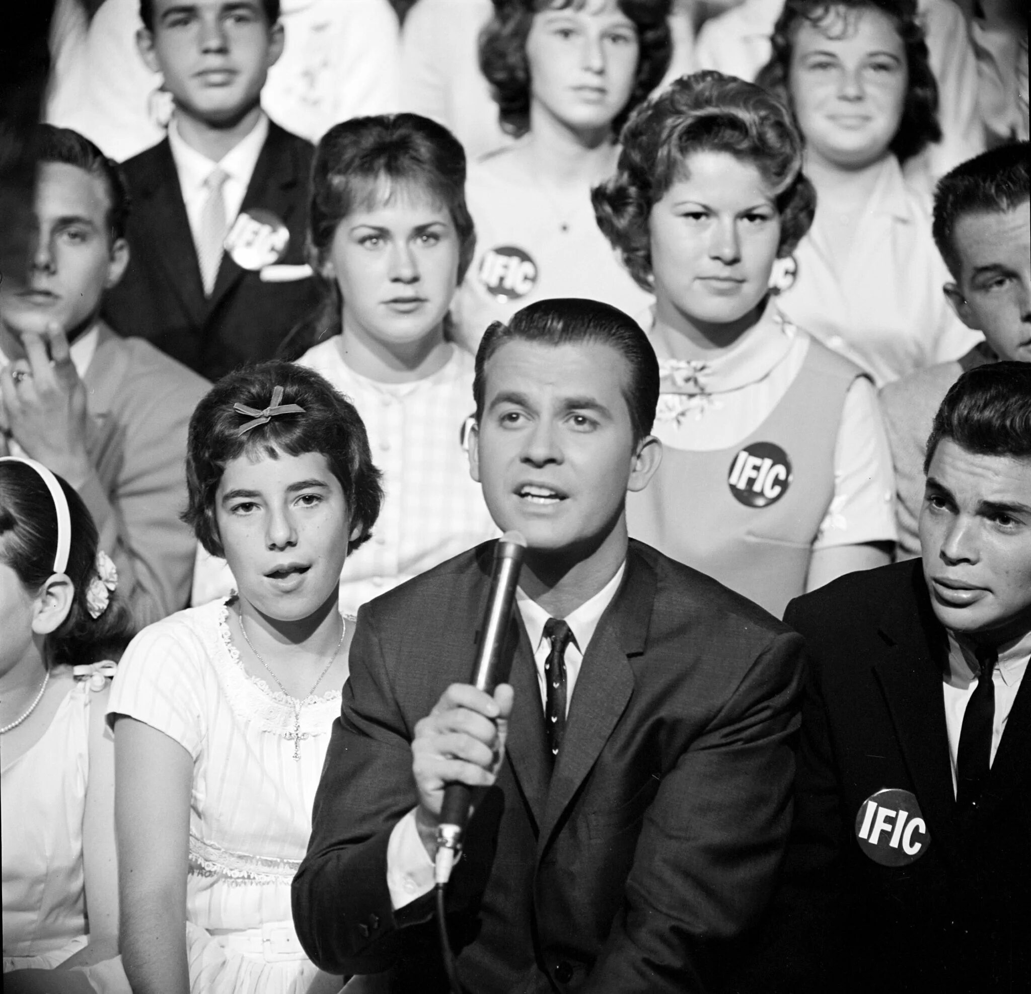 American Bandstand телепередача. Шоу 60 годов. Television News 1960s. Польские телешоу 60 годов.