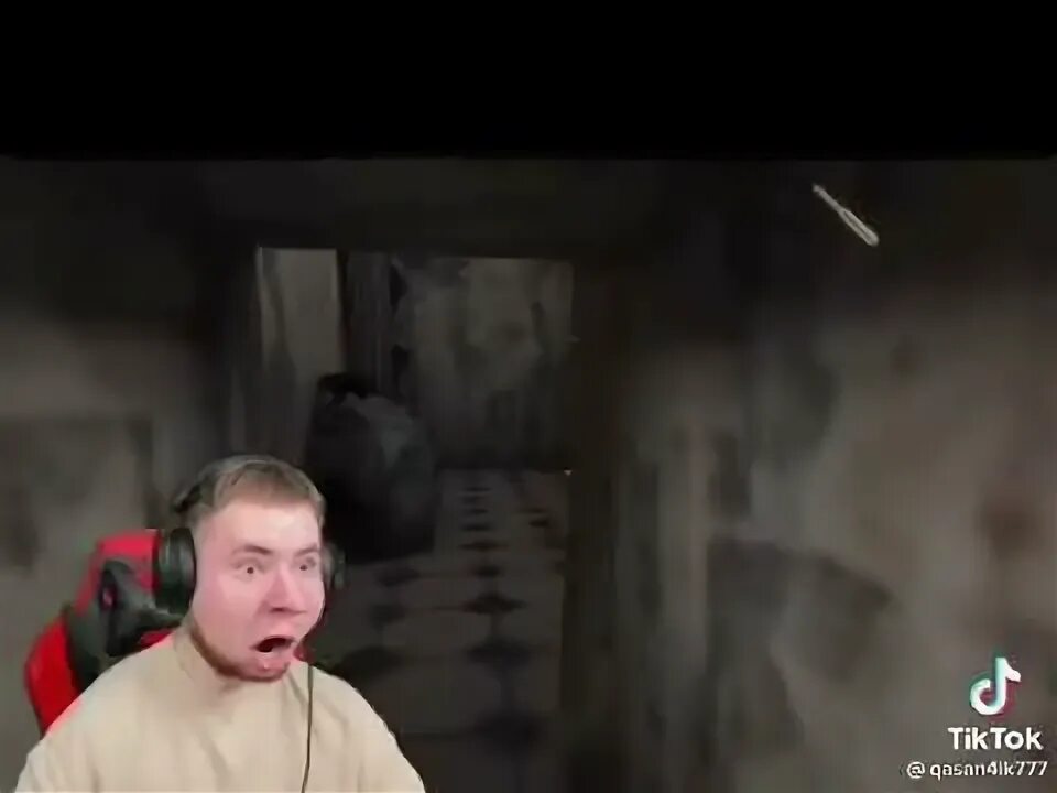 Как стать невидимым в игре гренни. Грани стример. Тик так стрим стандофф 2. Как стать невидимым в гренни 3. Тик так играет в гренни.