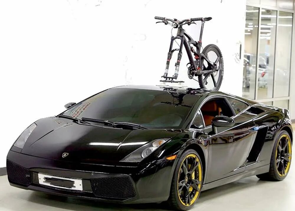 Bike машина. Ламборгини Хуракан багажник. Ламборджини hk63. Lamborghini багажник. Lamborghini с багажником на крыше.