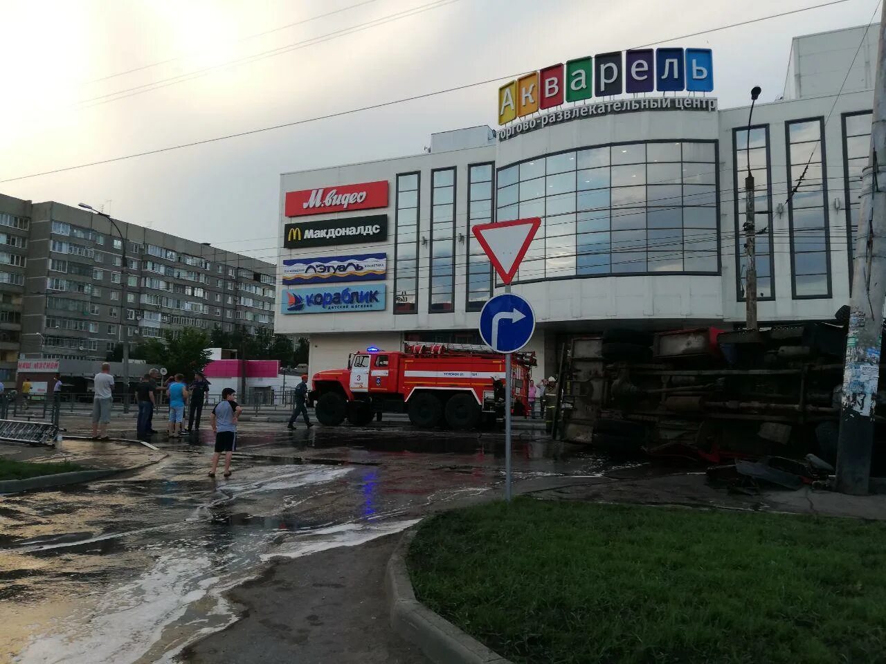 торговый центр акварель в тамбове. акварель тамбов почему закрыт. акварель тамбов почему закрыт. трц акварель тамбов магазины. торговый центр акварель город тамбов.