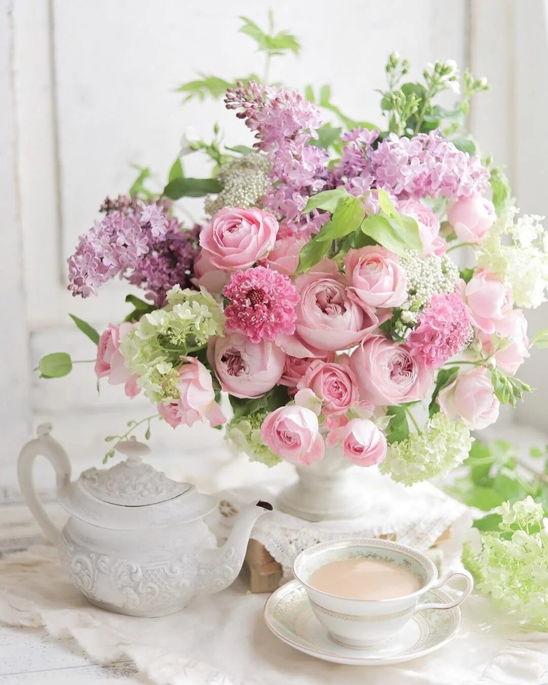 Доброе утро нежные картинки. Нежный цветок. Утренний букет. Букет пионов с добрым утром. Очень красивые нежные цветы.
