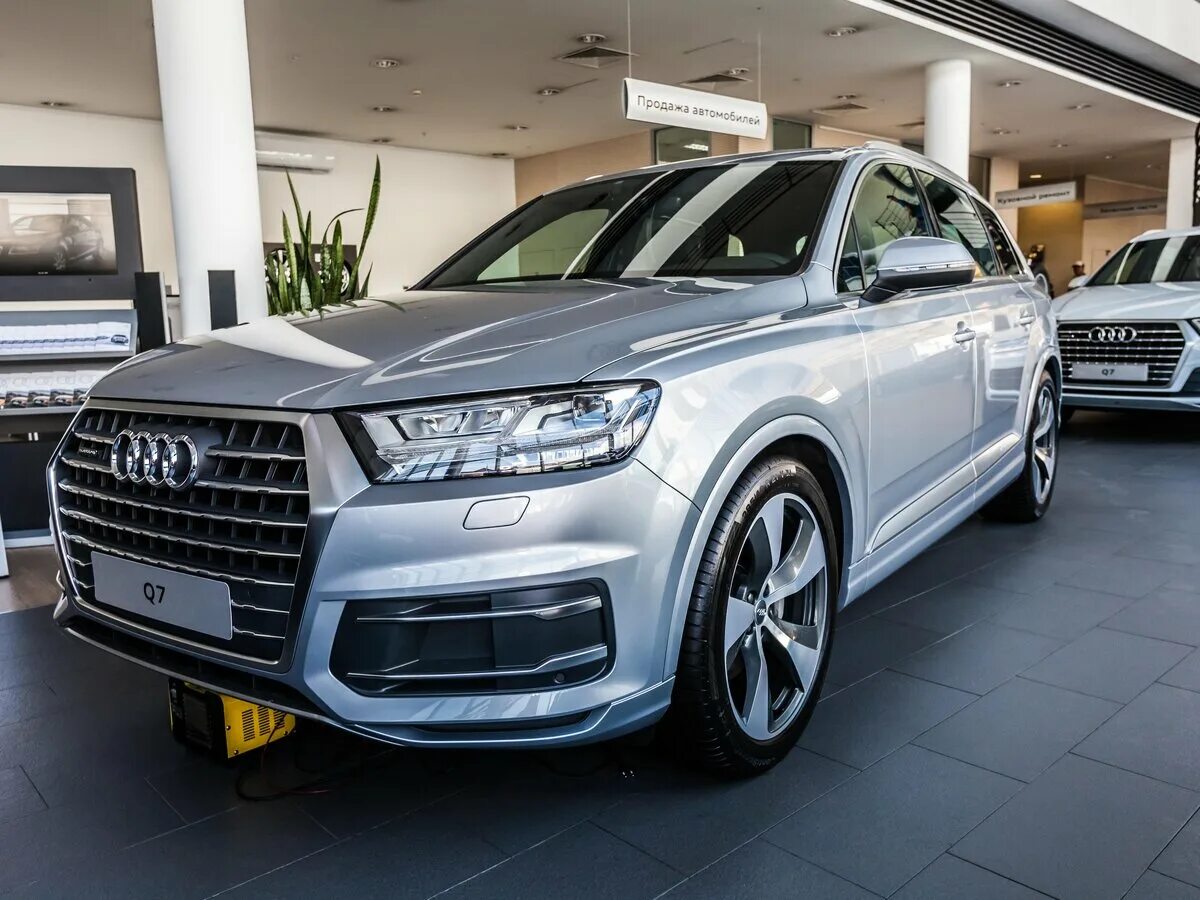 Ауди ку7 дизель 3. Audi q7 4m. Audi q7 II. Audi q7 2018. Новая Ауди q7.