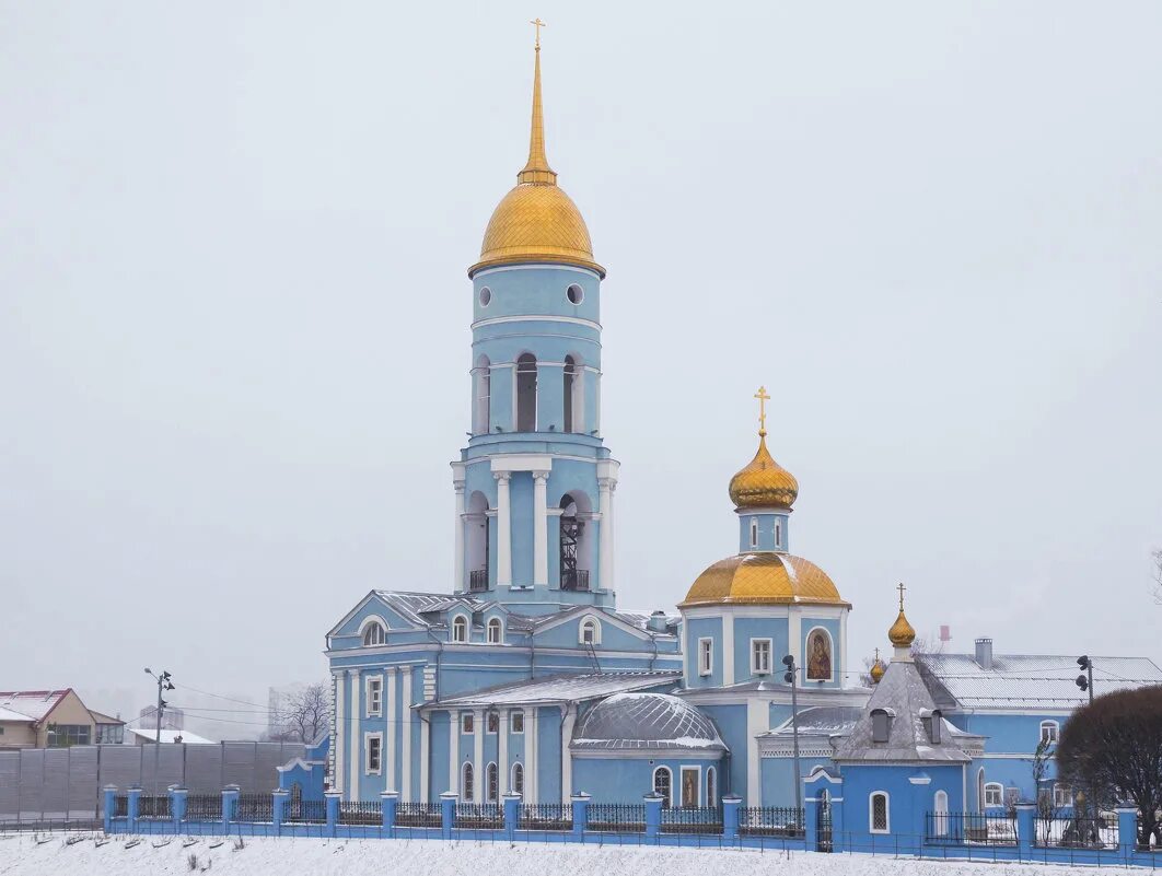 Храм владимирской божьей матери в мытищах. Владимирская Церковь Мытищи. Церковь Владимирской Божией матери в Мытищах Мытищи. Голубая Церковь Мытищи. Владимирский храм старые Мытищи.