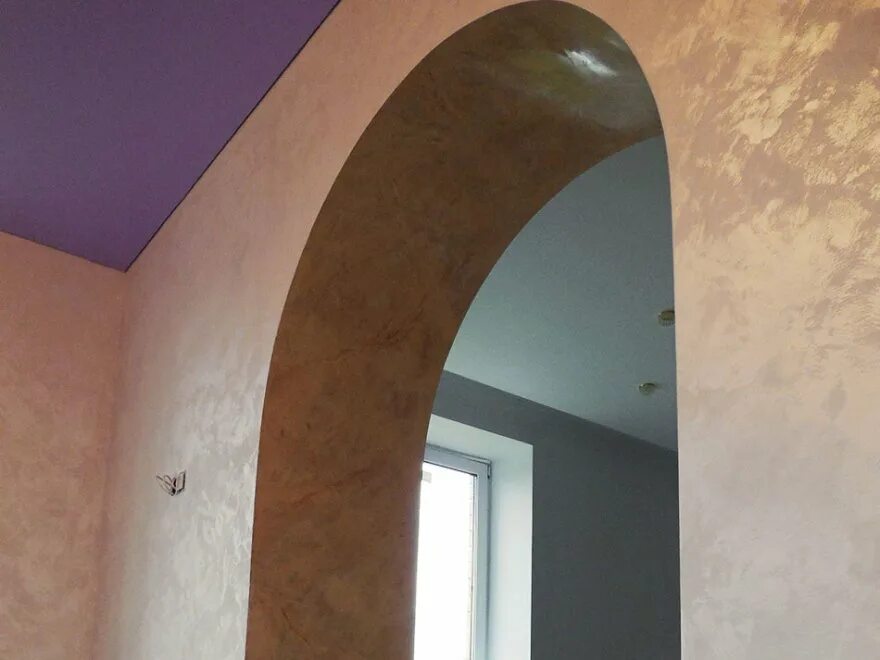 Межкомнатные арки полуарка. Арка и краска. Отделка межкомнатной арки. Покрашенная арка. Крашеные арки из дерева.