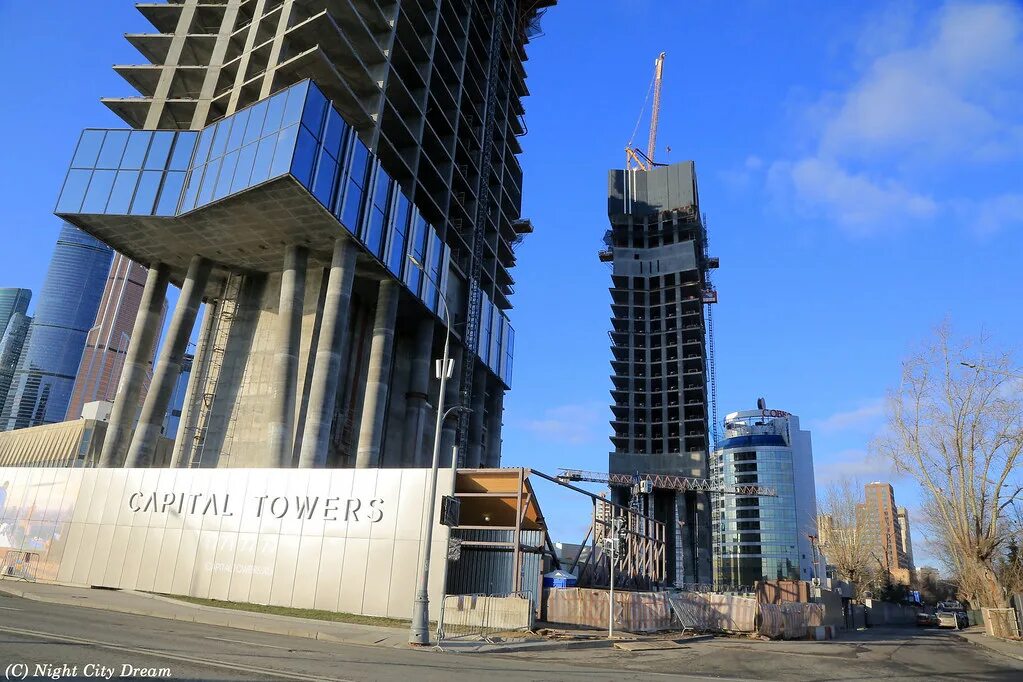 Небоскреб capital gate в абу-даби. Инфинити тауэр. Square capital tower. Капитал тауэрс 2020. Башня капитал тауэр москва сити.