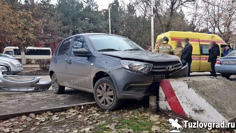 2021 авария в новочеркасске. авария школьников в новочеркасске. авария в новочеркасске 18 апреля. происшествия в новочеркасске. дтп в новочеркасске 18 апреля.