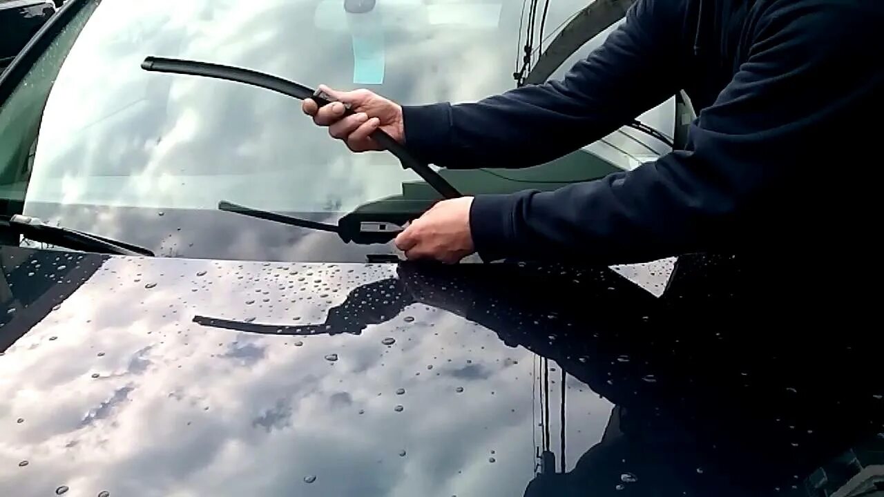 Airline awb-re-700k. Щетка стеклоочистителя. Дворники автомобильные на стекле. Замена дворников джетта 2008 год. Дворники бензин.