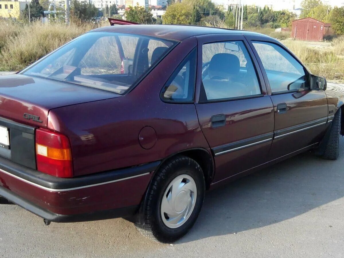 Опель седан бу. Opel astra f 1993 1. Opel astra h 2007 седан. Opel astra h седан. Opel astra 2012 седан.
