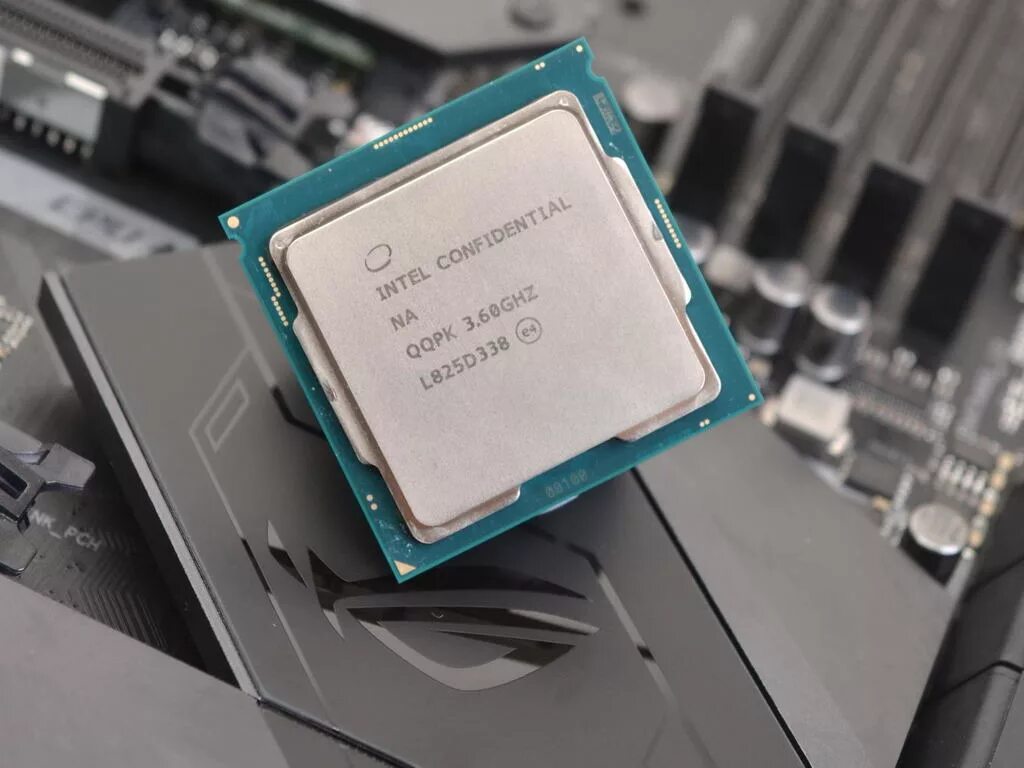 Процессор интел коре i7. Intel Core i7-9700k. Intel i7 9700k. Процессор Intel Core i7 9700k Box. Процессор Intel 9700k.