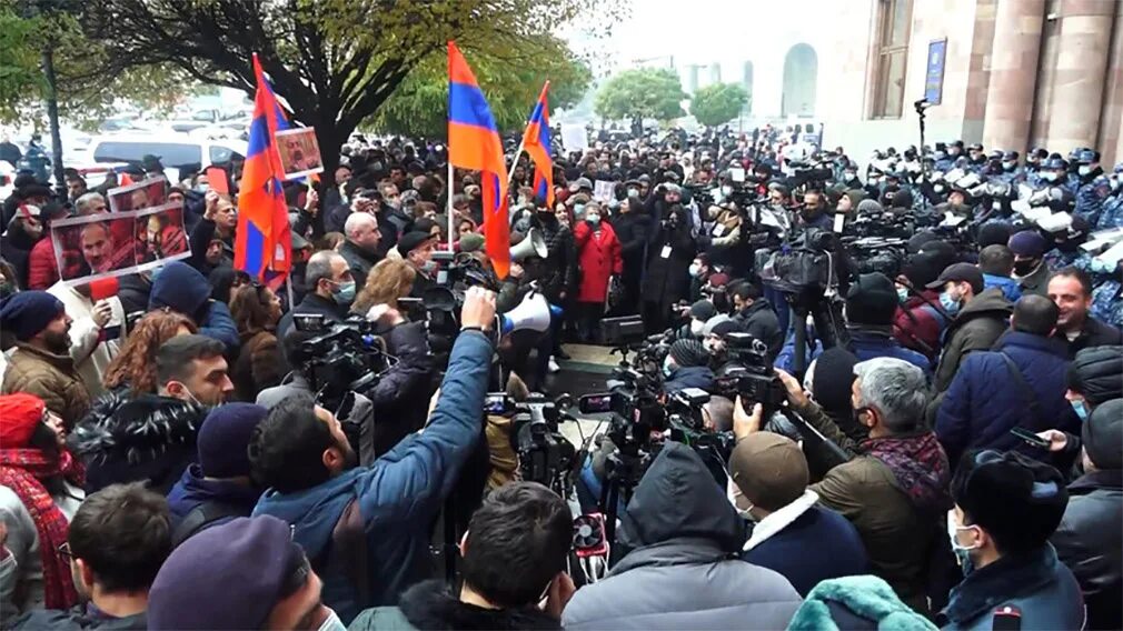 Протесты в Армении 2020. Митинг Армении против Пашиняна. Митинг в Армении 2020. Протесты в Ереване. Сми ереван