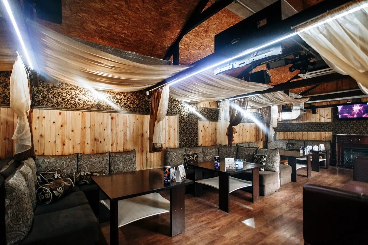 Ресторан четыре стихии сыктывкар. Крем кафе вип комната. Ресторан таплиани сыктывкар. Армения сыктывкар ресторан сыктывкар. Ресторан топлиане сыктывкар.