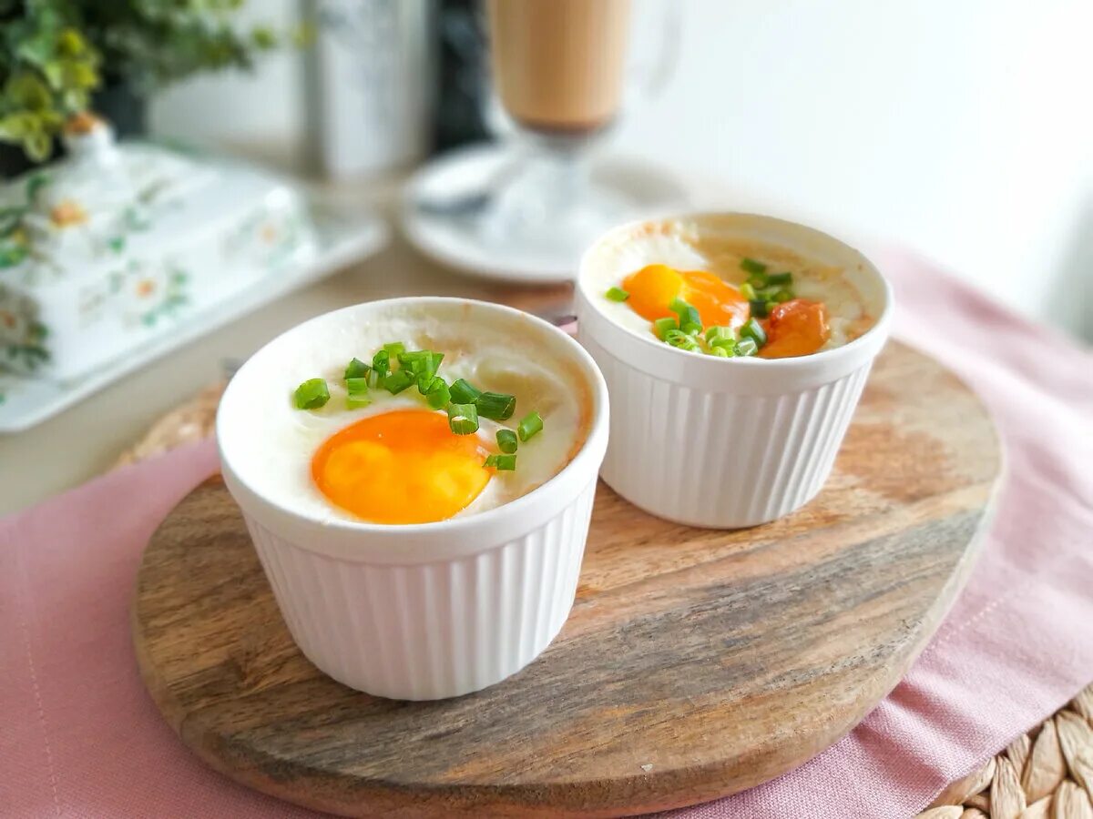 Солянка кокот. Кокот staub. 2 трюфеля. Кокот это. Кокотница для яиц.