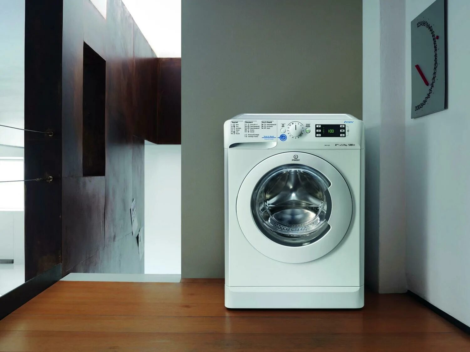 стиральная машина рабочий. стиральная машина подбор. стиральная и сушильная машина. стиральная машина laundry. стиральная машина в интерьере.