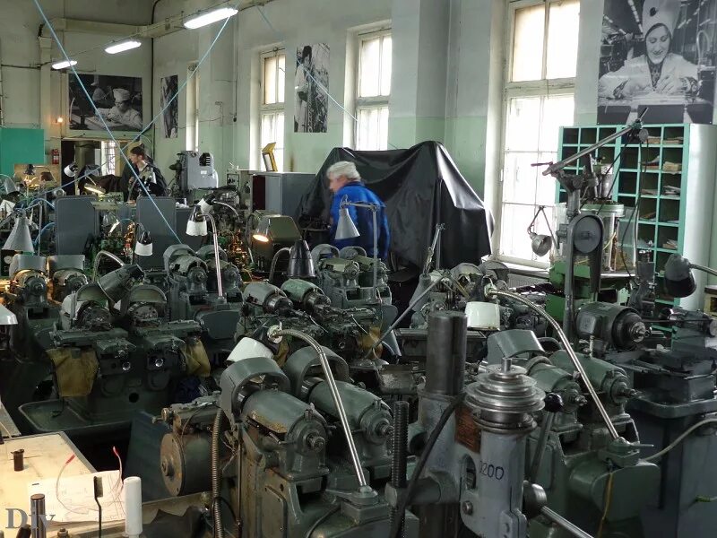 часовой завод где. заводы по изготовлению часов. часовой завод в чистополе. чистопольский часовой завод восток. завод восток чистополь.