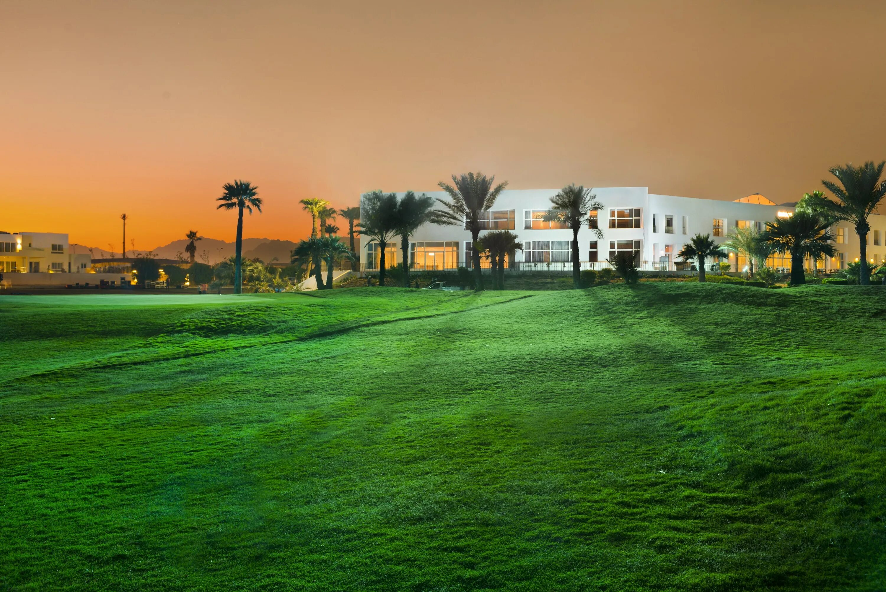 Rixos golf resort. Акаба отели 3 звезды с перелетом. Rixos египет. Golf villas sharm el sheikh by rixos 5. Риксос шарм-эль-шейх.