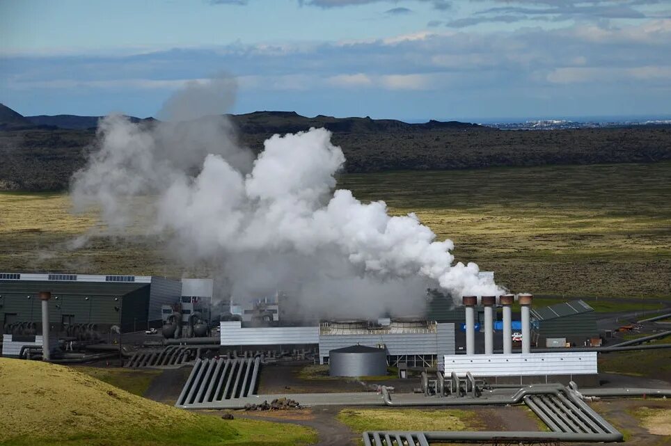 геотермальная энергетика исландии. геотермальная станция крафла исландия. геотермальная электростанция в исландии. геотермальная энергия это кратко. источник энергии геотермальной электростанции.
