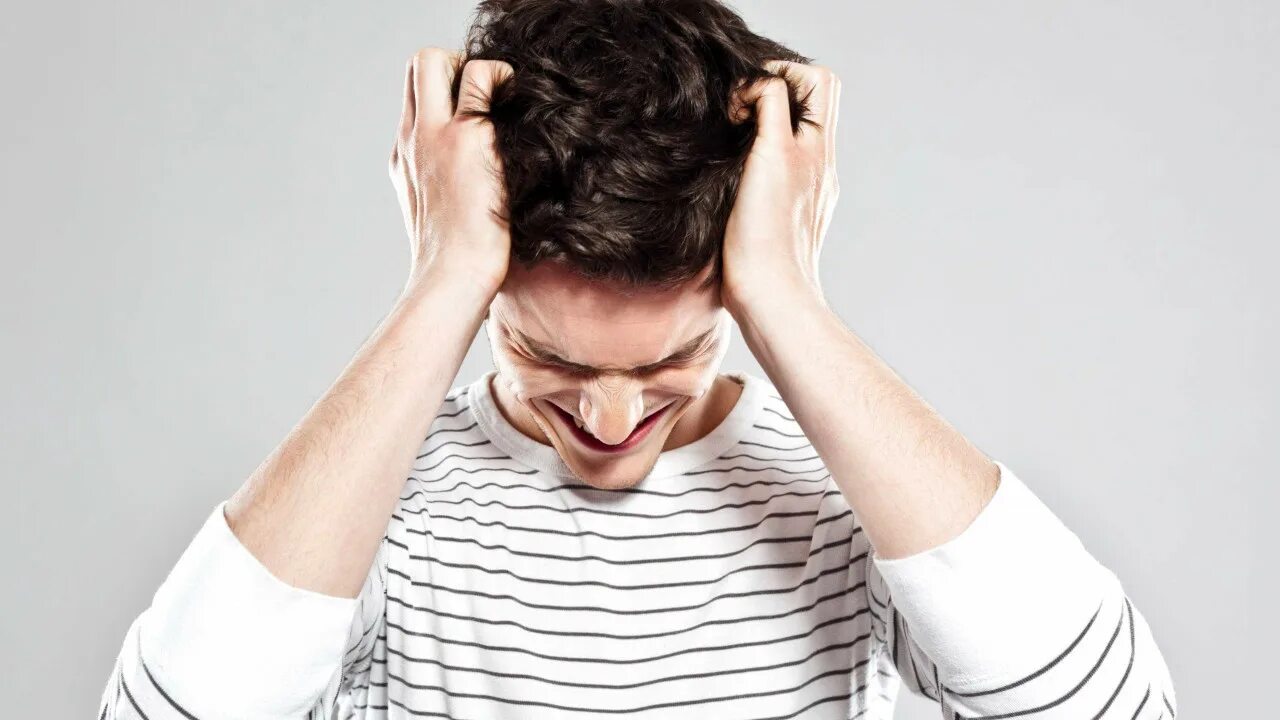 Страшная баба для работы с документами. Выпадение волос. Растрепанные волосы на голове. Сон рвать волосы. Сон рвать волосы.