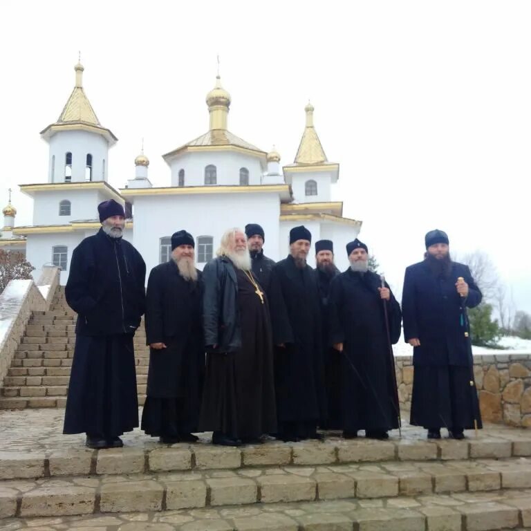 Успенский свято георгиевский. Успенский Свято-Георгиевский монастырь в Башкирии. Успенский Свято-Георгиевский мужской монастырь святые кустики. Святые кустики монастырь Уфа. Свято-Георгиевский мужской монастырь Павловка.