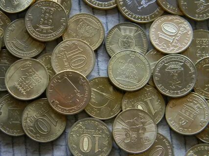 Человек продающий монеты