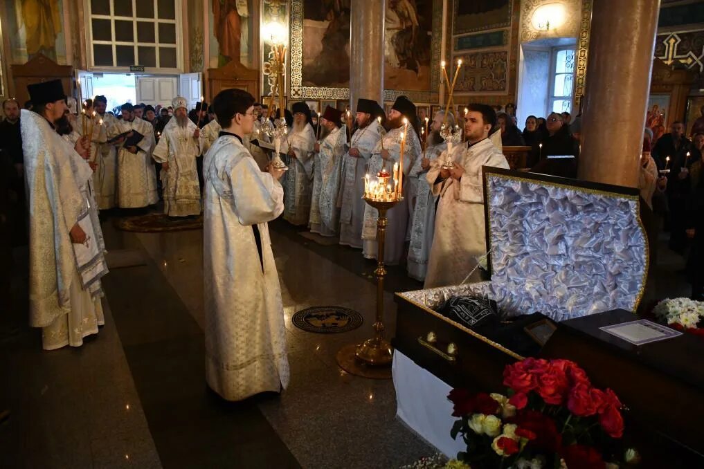 владыка феофилакт моисеев. похороны епископа феофилакта. отпевание епископа антония.