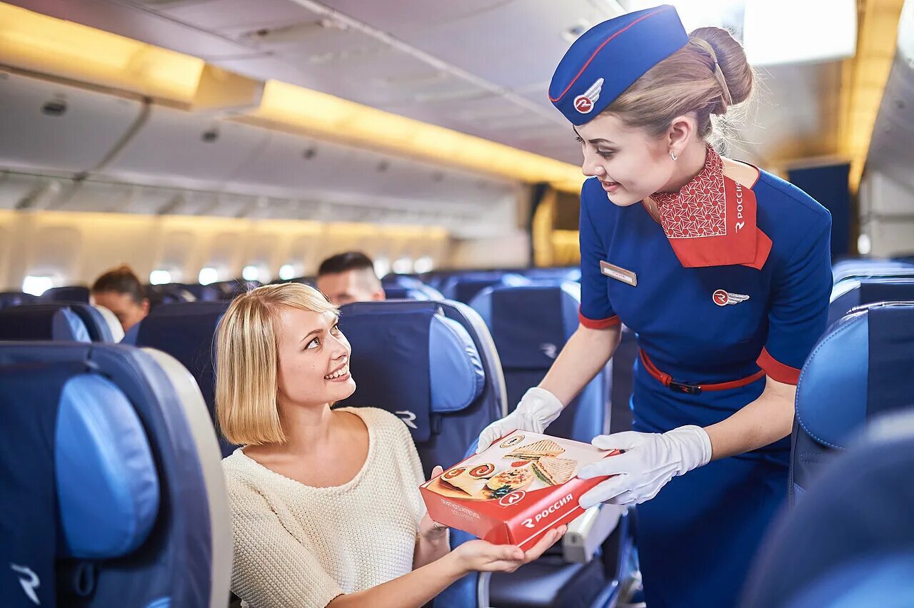Стюардессы алиталия. Ana all nippon airways стюардессы. Viettravel airlines. Мау авиакомпания стюардессы. Включи авиакомпания.