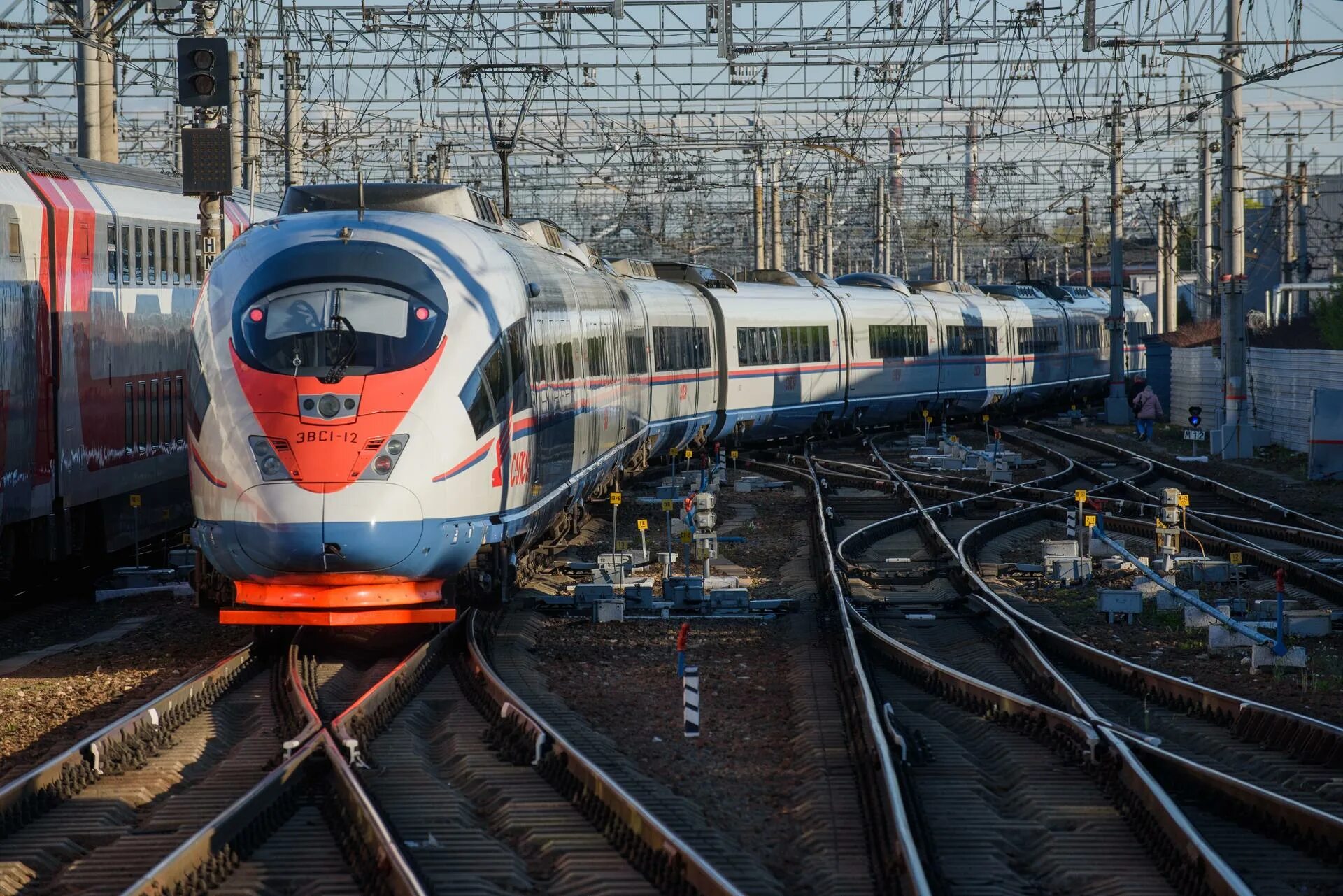 Ржд сапсан спб. Сапсан электропоезд-2022. Siemens Velaro Сапсан. Октябрьская железная дорога Сапсан. Сапсан СПБ.