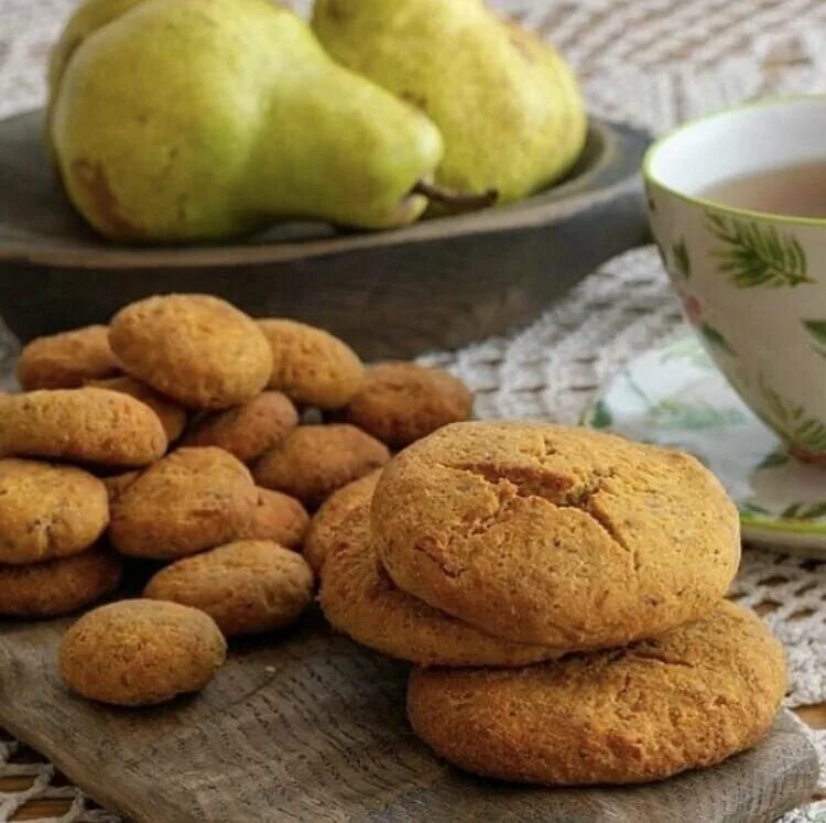 Amaretti virginia. Печенье сдобное с начинкой "с грушей" /"с клубникой" 1кг "брянконфи". Безглютеновое печенье. Печенье сдобное брянконфи "с грушей" 1 кг. Брянконфи печенье с грушей.