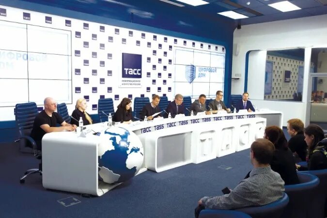 Тасс редакция. Пресс-центр тасс. пресс-конференция тасс. зал пресс конференций тасс. тасс студия.