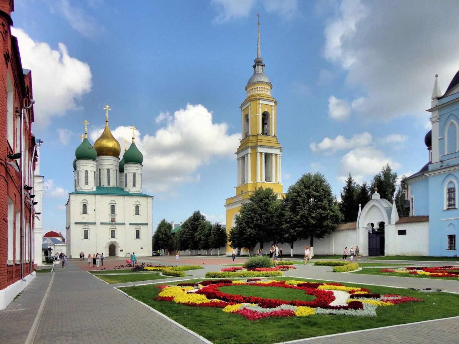 Коломна (город) города московской области. Соборная площадь коломенского кремля. Московская область соборная площадь. Город коломна московской области. Площадь кремля коломна.