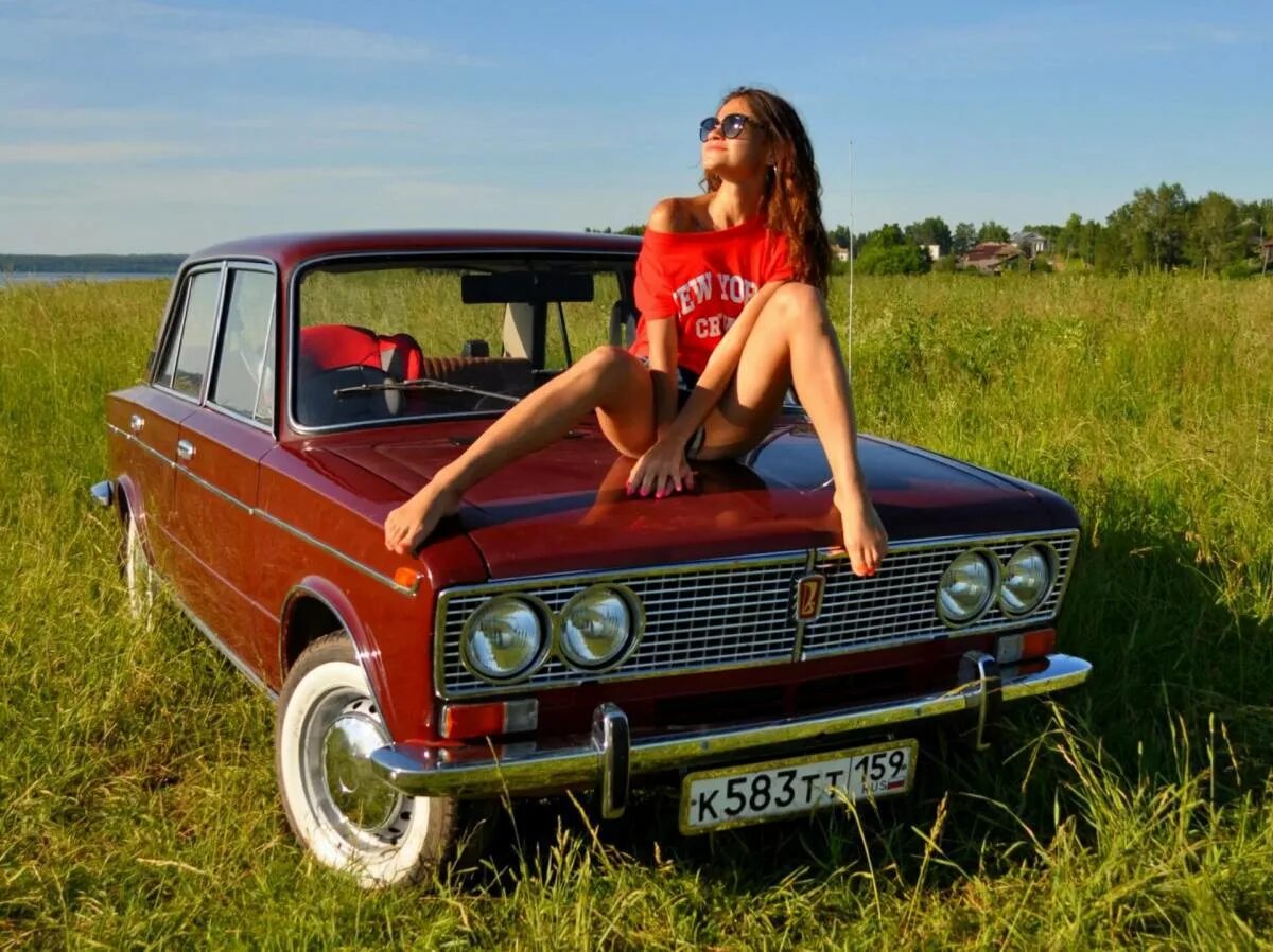 Лада таз. Шестерка девушка. Шестерка девушка. Девушки и жигули. Ваз 2103 и девушки.