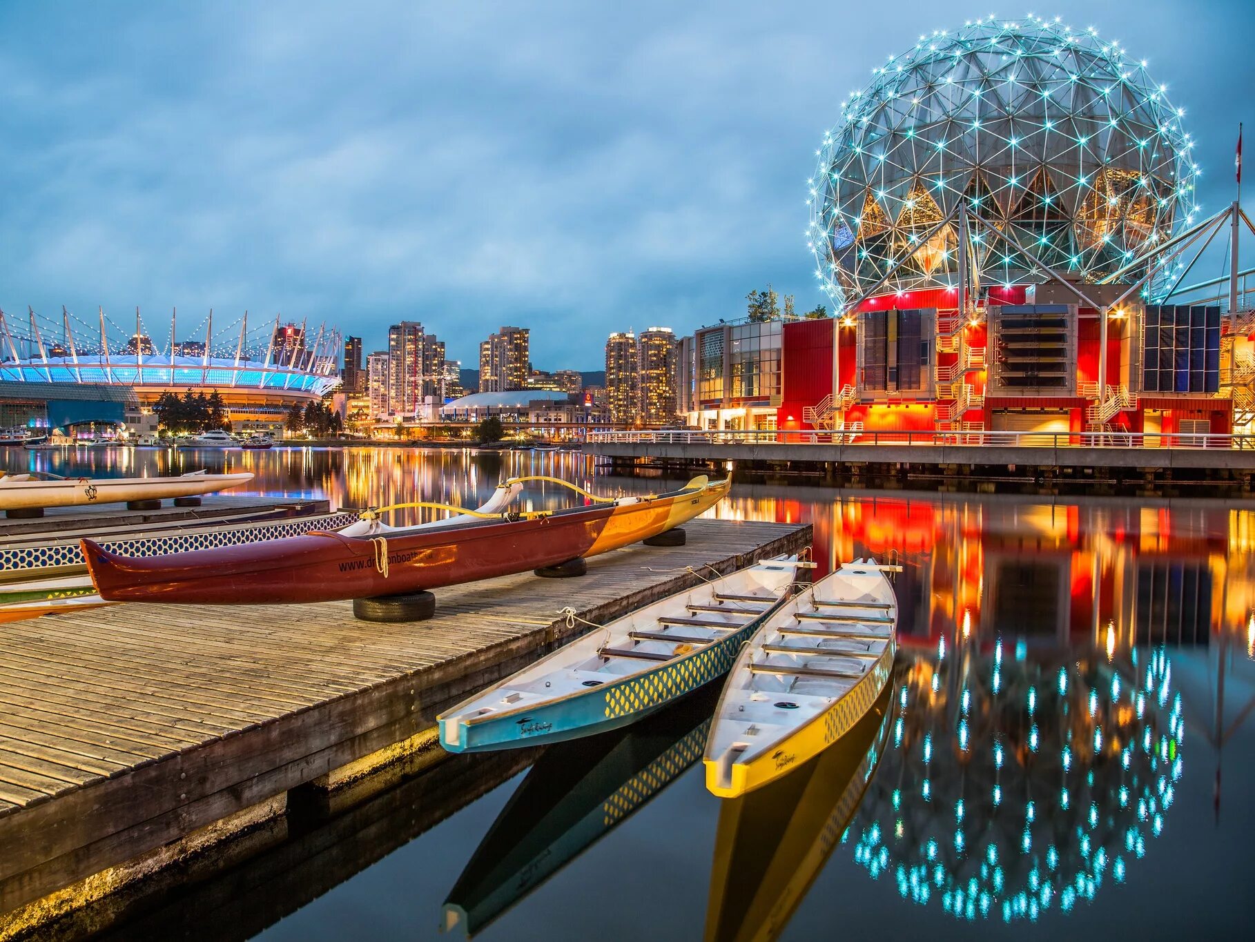 Самые яркие достопримечательности. Музей мир науки в Ванкувере. Science World, Ванкувер, Канада. Канадский музей науки Ванкувер. Канада достопримечательности Ванкувер достопримеча.