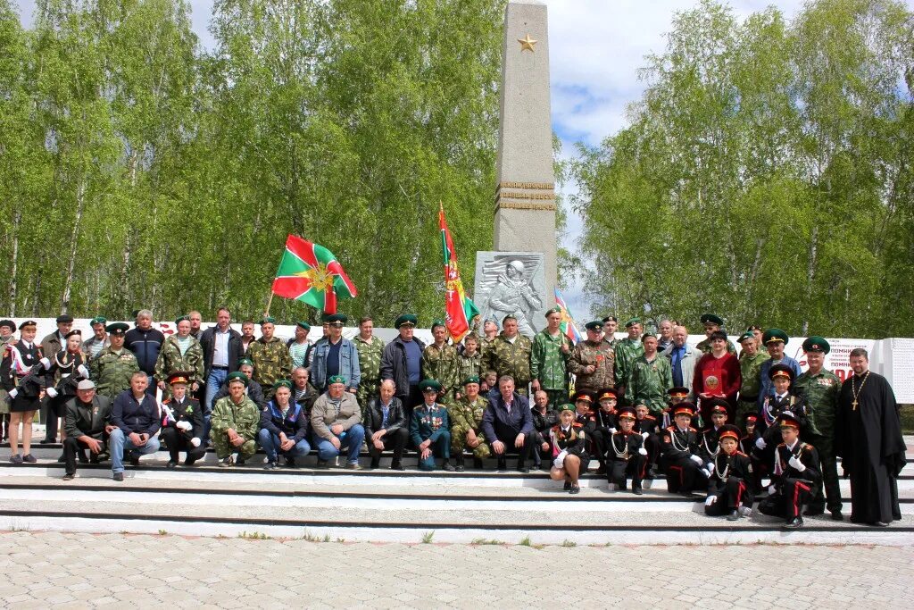 28 мая есть праздник. Мемориал славы Тулун. Парк Победы Тулун. Мемориал славы Тулун праздники. День пограничника Иркутск.