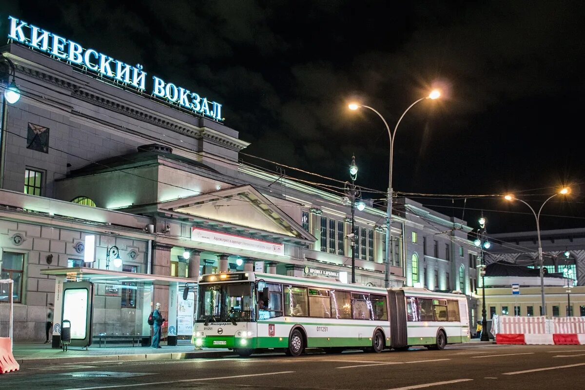 Одинцово киевский вокзал маршрутки. Автобусные станции в москве. автобус вокзал москва.