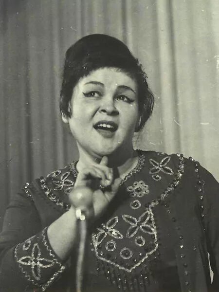 Плотникову певица. Плотникову певица
