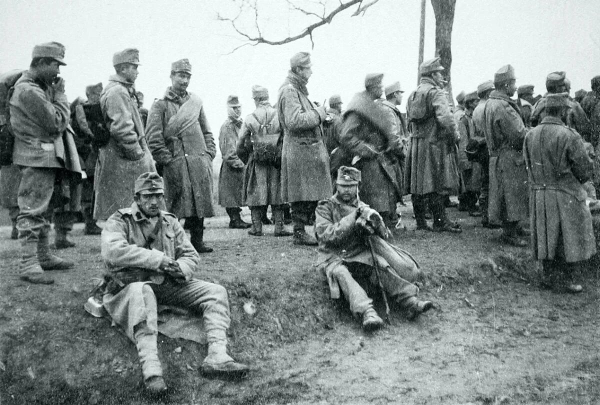 Пленные австрийцы 1916 год. Первый пленный. Германские лагеря военнопленных 1916. Первый пленный. Первый пленный.