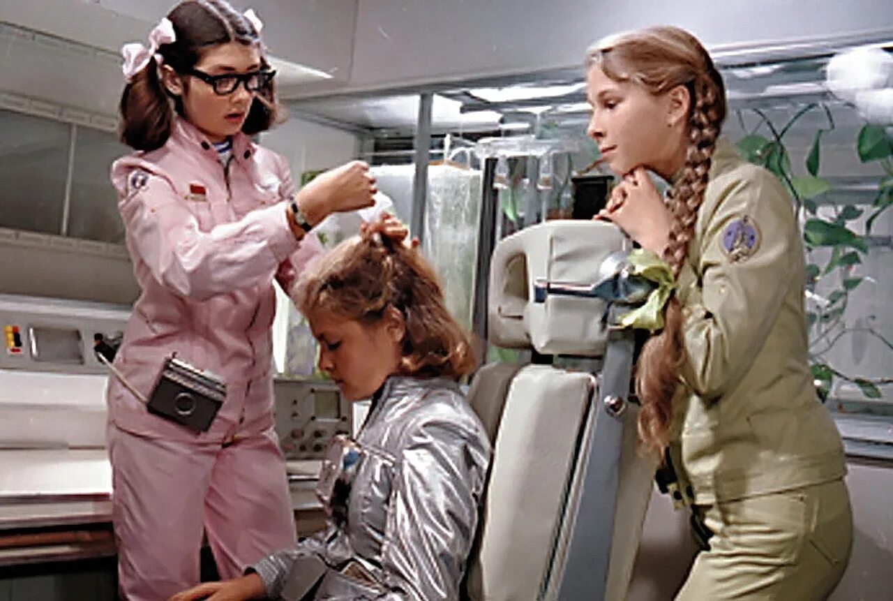 москва - кассиопея (ричард викторов) [1973. фильм игрушка сша 1982. анжелика хьюстон ведьмы. кадры советских фильмов. инна выходцева тихий дон.