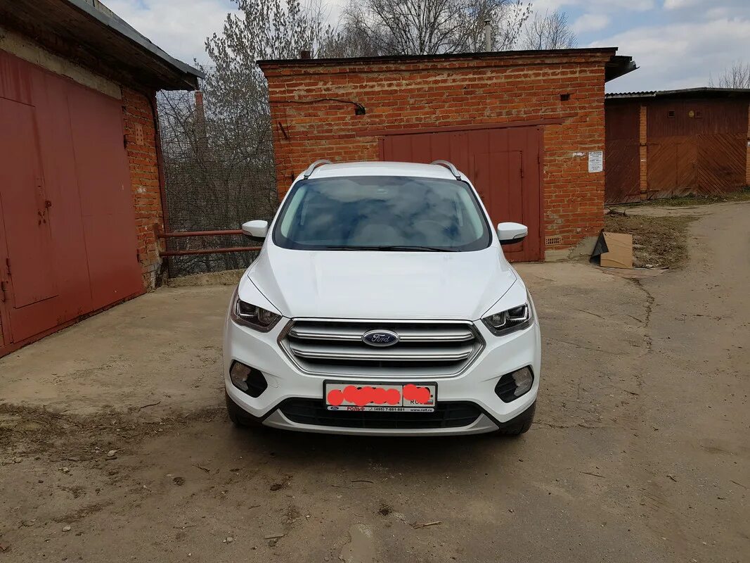 Фары ford kuga 2. Птф куга 1. Форд куга 2 рестайлинг. Противотуманки на форд куга 2. Реснички форд куга 1.