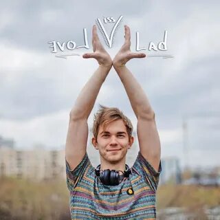 Love биография