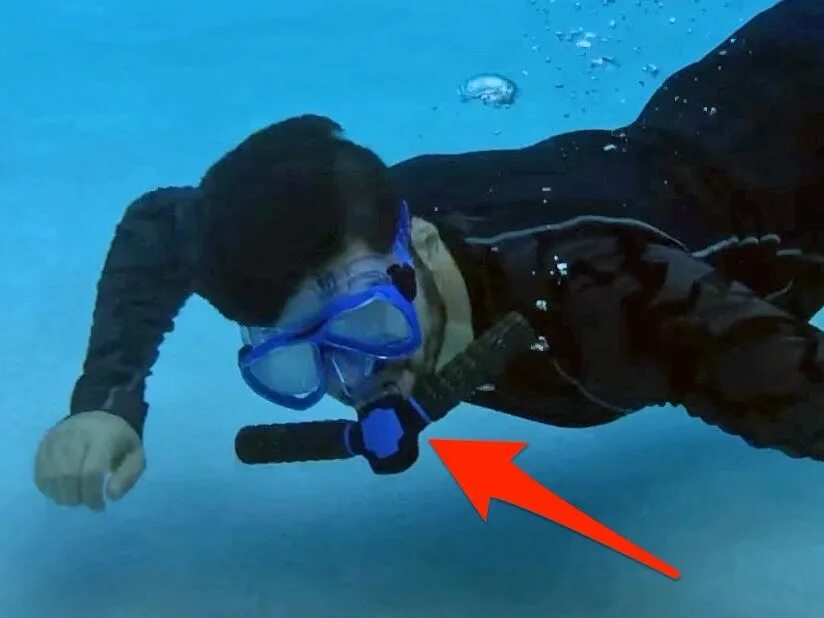 Мировой рекорд по погружению без акваланга. Аппарат для подводного плавания Тритон. Максимальная глубина погружения человека с аквалангом. Человек не может дышать под водой. Гаджеты для дайвинга съемки под водой.