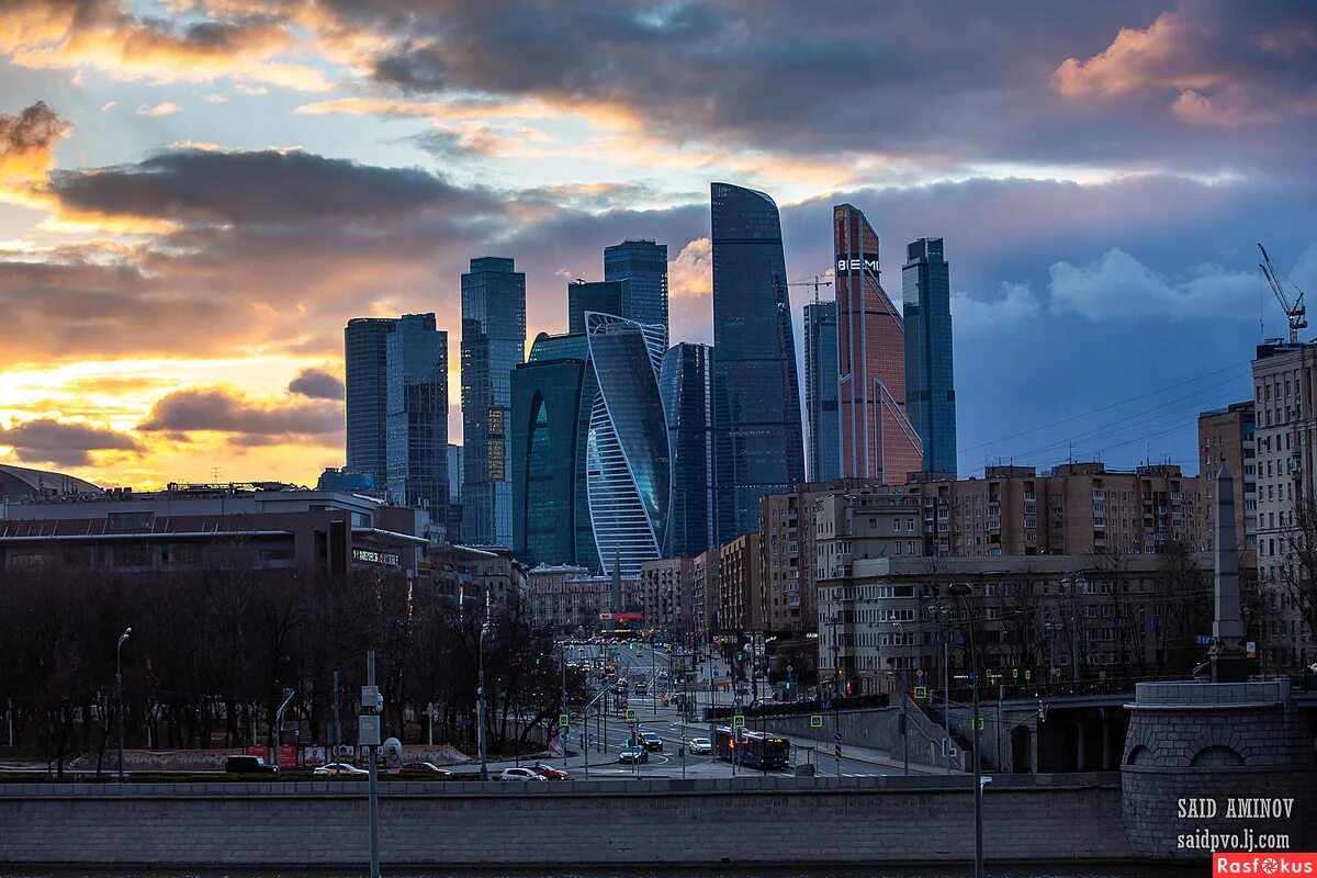 Небоскребы москва сити. Деловой центр москва сити. Высотки москвы москва сити. Город столиц москва сити. Варшава небоскребы.